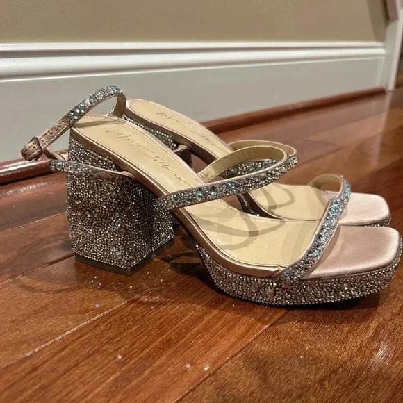 Betsey Johnson Denni Heeled Rhinestone Platform Sandals - Women’s Size 6.5 - Picture 6 of 8